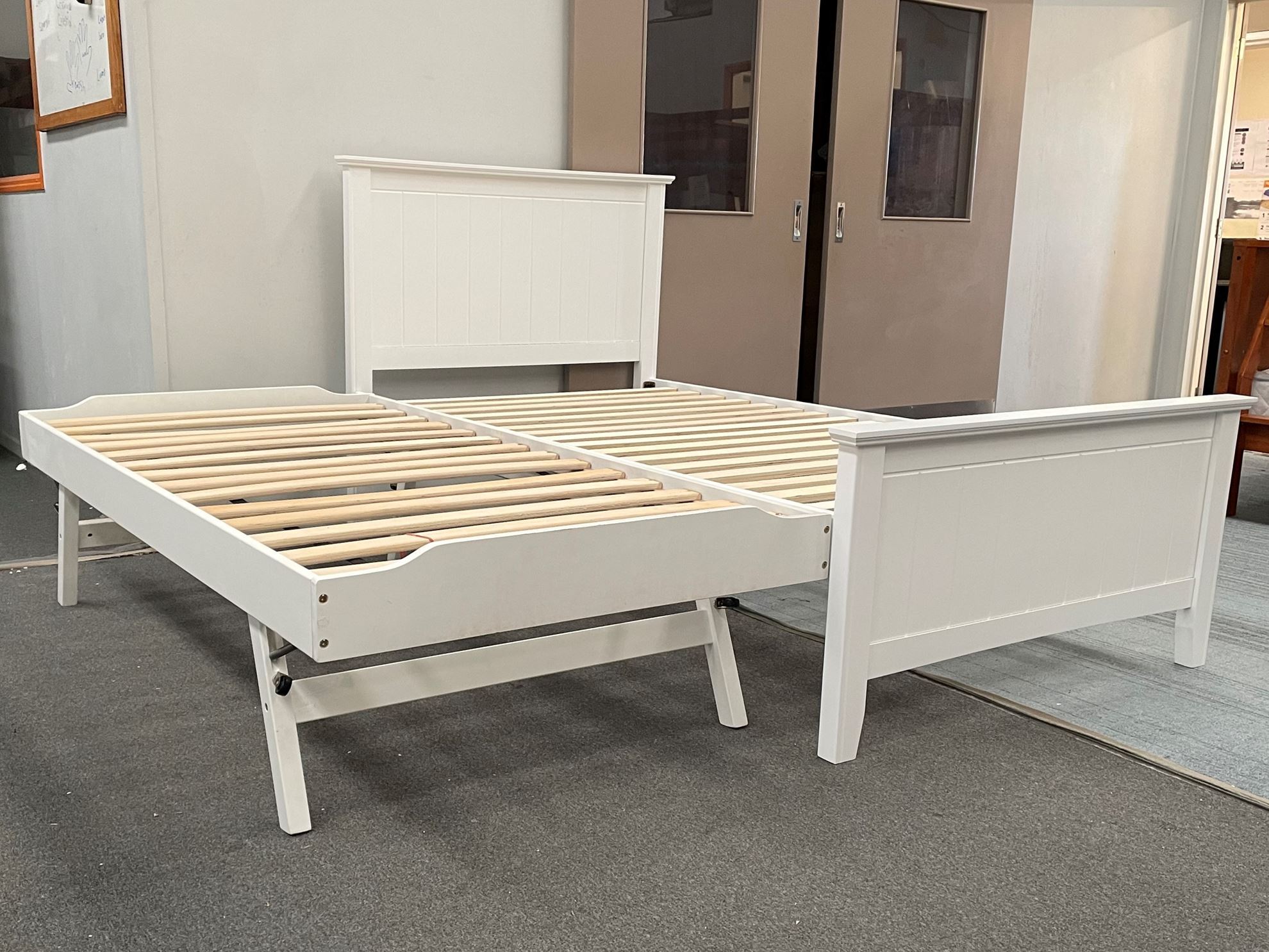 White king single cheap bed with trundle